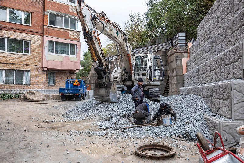 В этом году во Владивостоке восстановили 17 подпорных стен В этом году во Владивостоке восстановили 17 подпорных стен