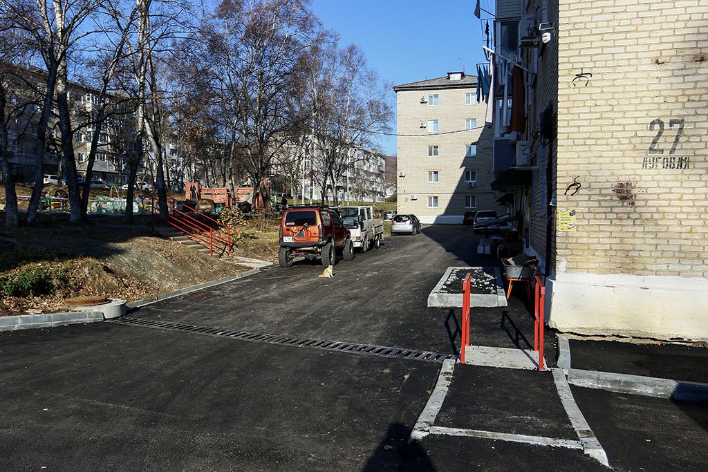 Общественные наблюдатели оценили ход благоустройства дворов в Находке Общественные наблюдатели оценили ход благоустройства дворов в Находке