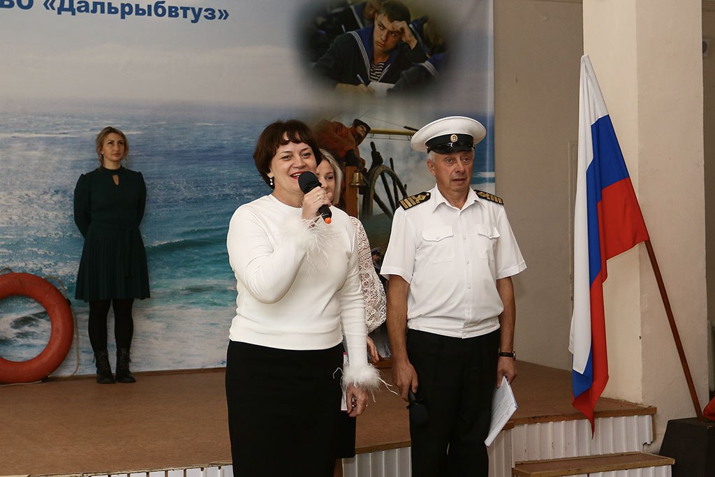 Старт в профессию: почти 300 первокурсников посвятили в студенты и курсанты ДМУ Старт в профессию: почти 300 первокурсников посвятили в студенты и курсанты ДМУ