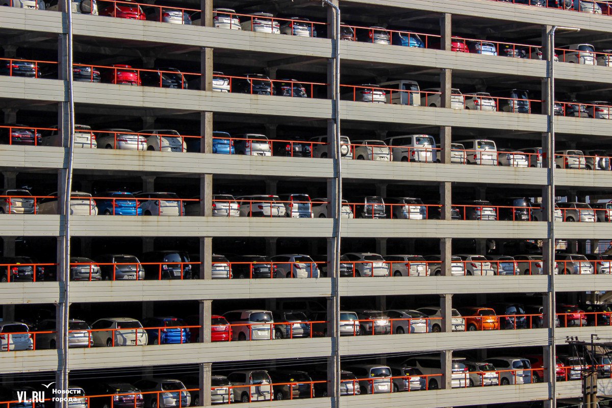 Перед повышением утильсбора в порту Владивостока в октябре поставлен абсолютный рекорд по ввозу иномарок