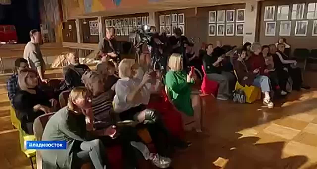 В краевом театре имени Горького