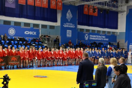 Во Владивостоке в спортивном комплексе «Олимпиец» стартовали чемпионат и первенство Приморского края по самбо и боевому самбо! На ковры вышли более 300 спортсменов из разных муниципалитетов региона – юноши и девушки, юниоры...
