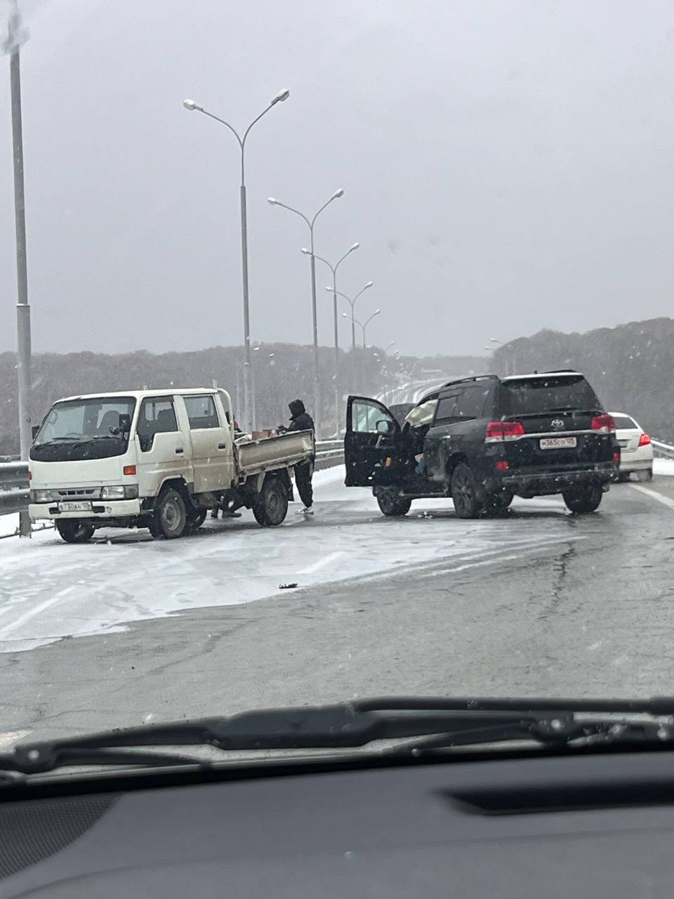 На скользких дорогах в Приморье произошло несколько серьёзных ДТП На скользких дорогах в Приморье произошло несколько серьёзных ДТП