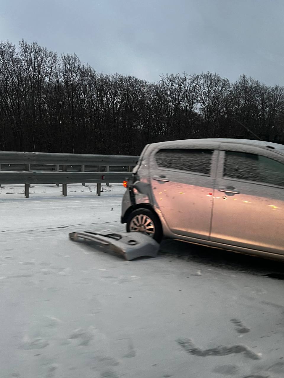 Сложная дорожная обстановка наблюдается на трассе Уссурийск - Владивосток Сложная дорожная обстановка наблюдается на трассе Уссурийск - Владивосток