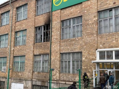 В торговом центре «Зелёный остров» на Калинина загорелась новогодняя гирлянда