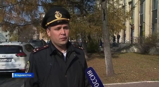 Во Владивостоке военные следователи СК России помогли участнику специальной военной операции в переселении из непригодного жилья