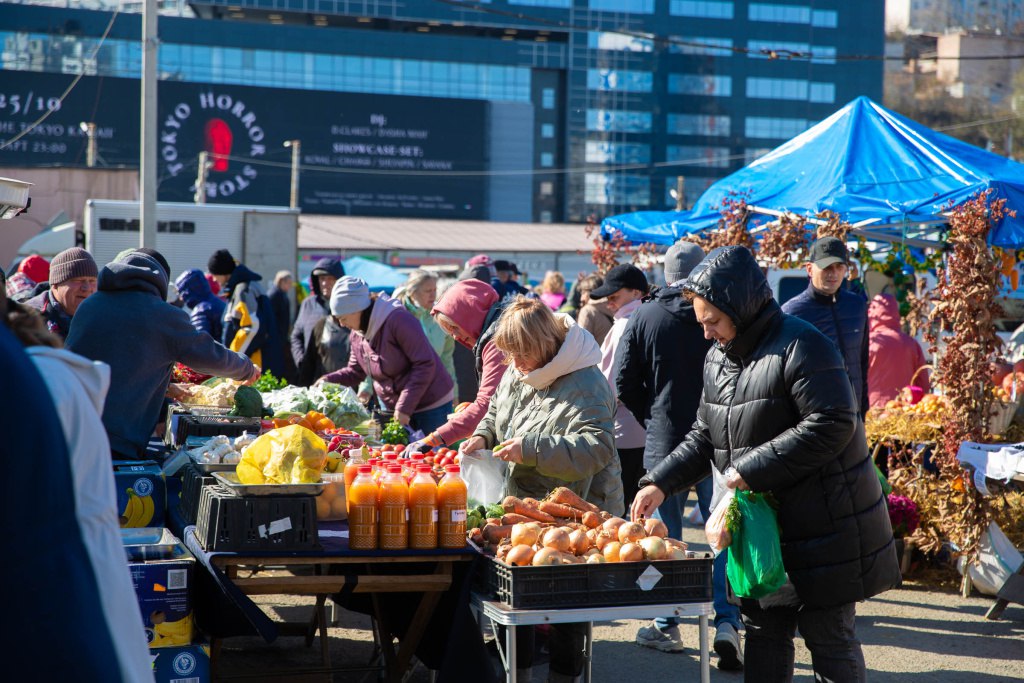 Фермеры ждут своих покупателей на ярмарках Владивостока в эти выходные с 9:00 до 20:00