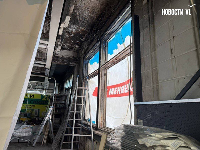 Торговый центр «Зелёный остров» открылся на следующий день после пожара Торговый центр «Зелёный остров» открылся на следующий день после пожара