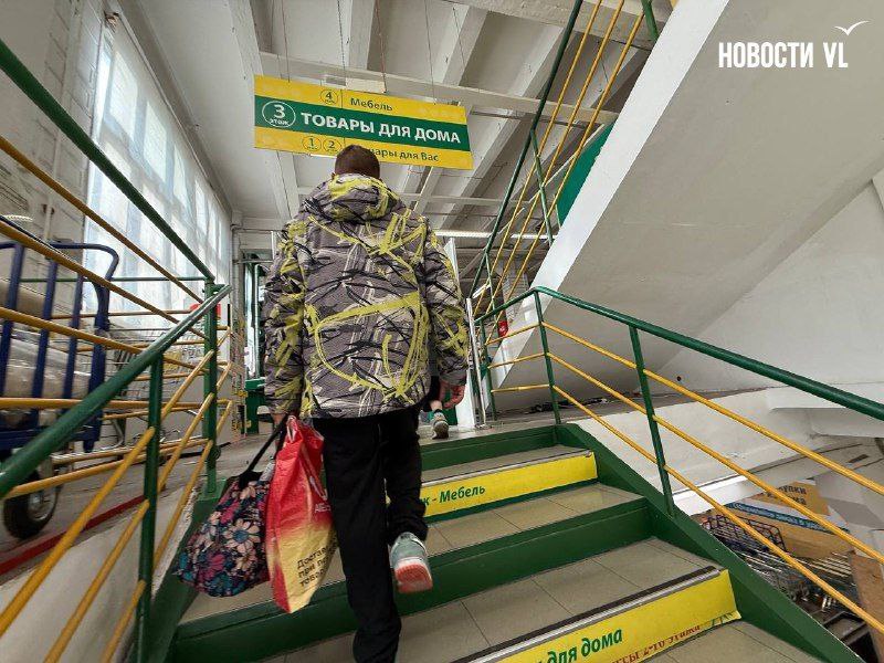 Торговый центр «Зелёный остров» открылся на следующий день после пожара Торговый центр «Зелёный остров» открылся на следующий день после пожара