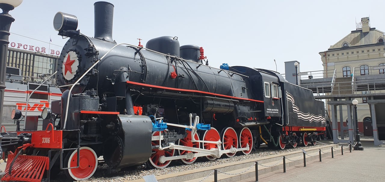 CULTURA. Железнодорожный вокзал Владивостока — конечная станция Транссибирской магистрали, которая проходит через всю Россию от Москвы до Владивостока CULTURA. Железнодорожный вокзал Владивостока — конечная станция Транссибирской магистрали, которая проходит через всю Россию от Москвы до Владивостока