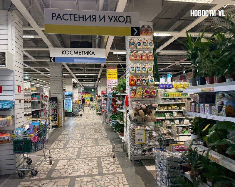 Торговый центр «Зелёный остров» открылся на следующий день после пожара Торговый центр «Зелёный остров» открылся на следующий день после пожара