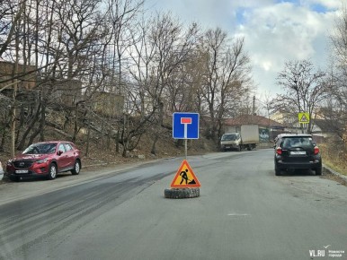 На Героева Варяга до конца дня перекрыли дорогу, чтобы провести водовод к жилому комплексу