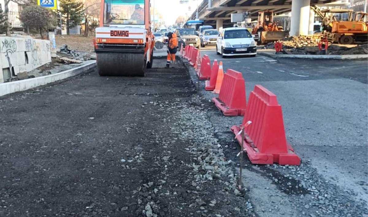 Автобусную остановку «Русская» и пешеходный переход перенесли на 70 метров Автобусную остановку «Русская» и пешеходный переход перенесли на 70 метров