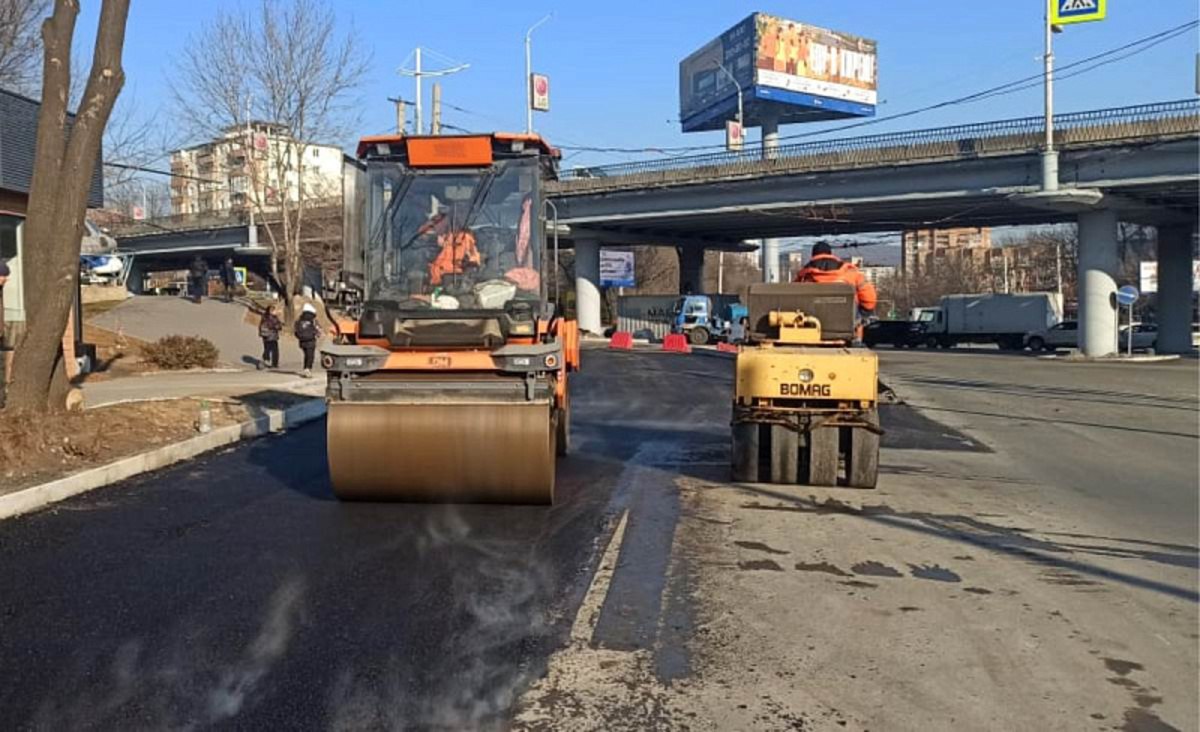 Автобусную остановку «Русская» и пешеходный переход перенесли на 70 метров Автобусную остановку «Русская» и пешеходный переход перенесли на 70 метров