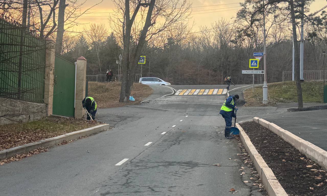 Сегодня во Владивостоке: промывка ливнёвок, установка дорожных знаков, демонтаж объектов, дорожные и санитарные работы Сегодня во Владивостоке: промывка ливнёвок, установка дорожных знаков, демонтаж объектов, дорожные и санитарные работы