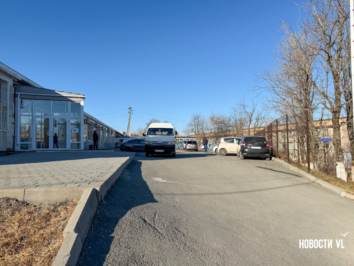 Отделение МФЦ на Борисенко после обрушения Энерготехникума переехало в соседнее здание и работает в обычном режиме Отделение МФЦ на Борисенко после обрушения Энерготехникума переехало в соседнее здание и работает в обычном режиме