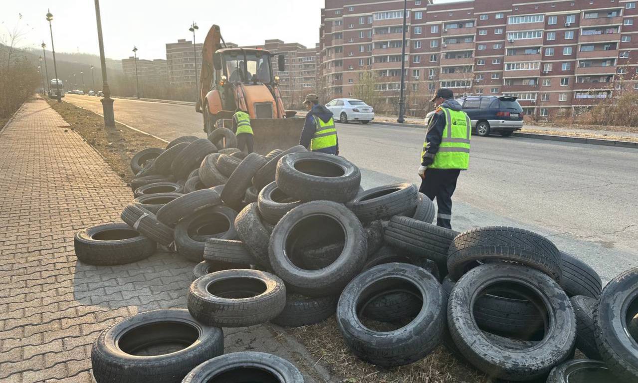 Сегодня во Владивостоке: промывка ливнёвок, установка дорожных знаков, демонтаж объектов, дорожные и санитарные работы Сегодня во Владивостоке: промывка ливнёвок, установка дорожных знаков, демонтаж объектов, дорожные и санитарные работы