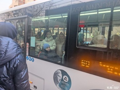 После расторжения контракта на маршрут № 81 жители Эгершельда вынуждены набиваться в переполненные автобусы