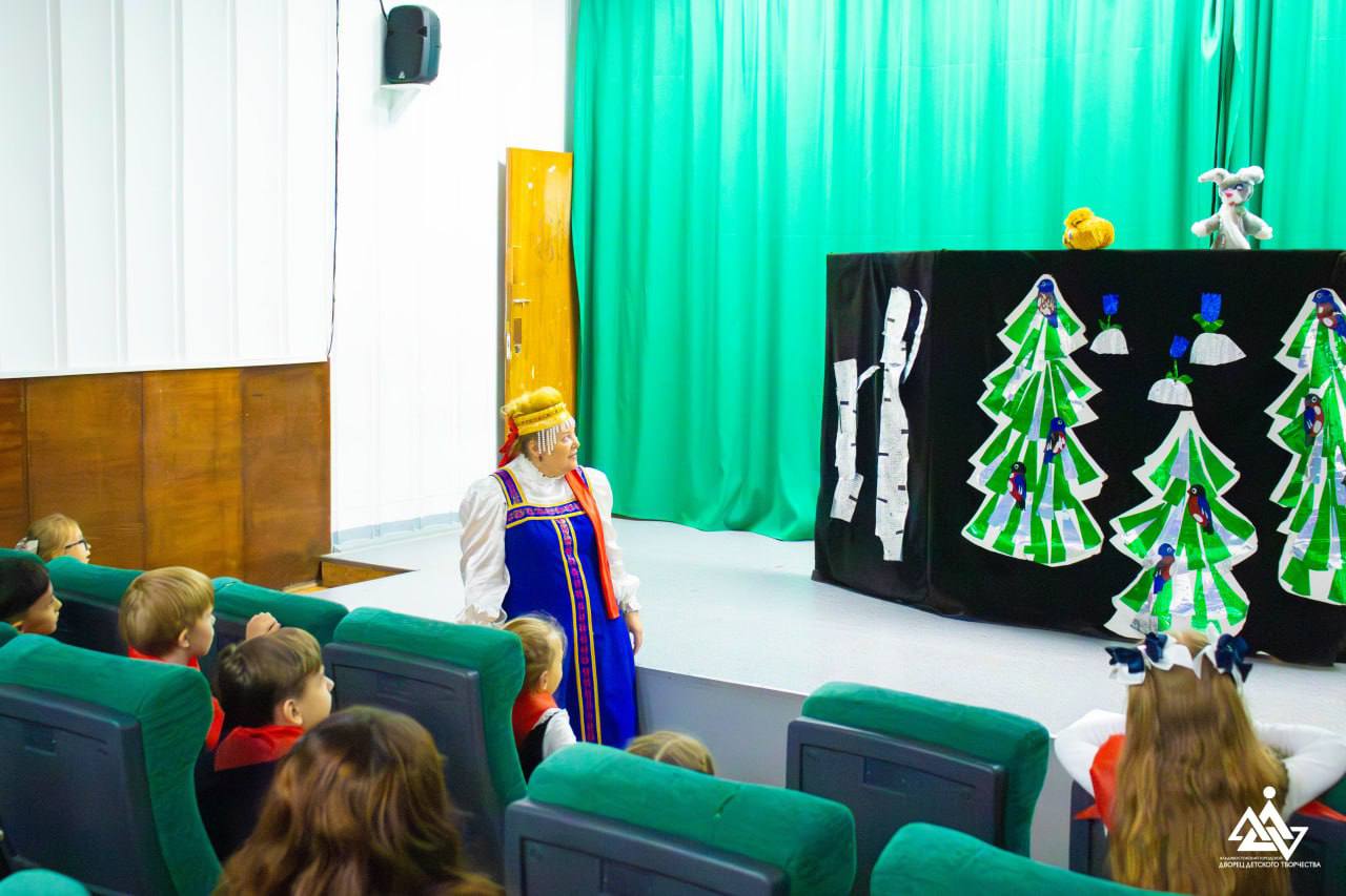 Праздник улыбок и открытий: первоклассники Владивостока поучаствовали в веселой игре Праздник улыбок и открытий: первоклассники Владивостока поучаствовали в веселой игре