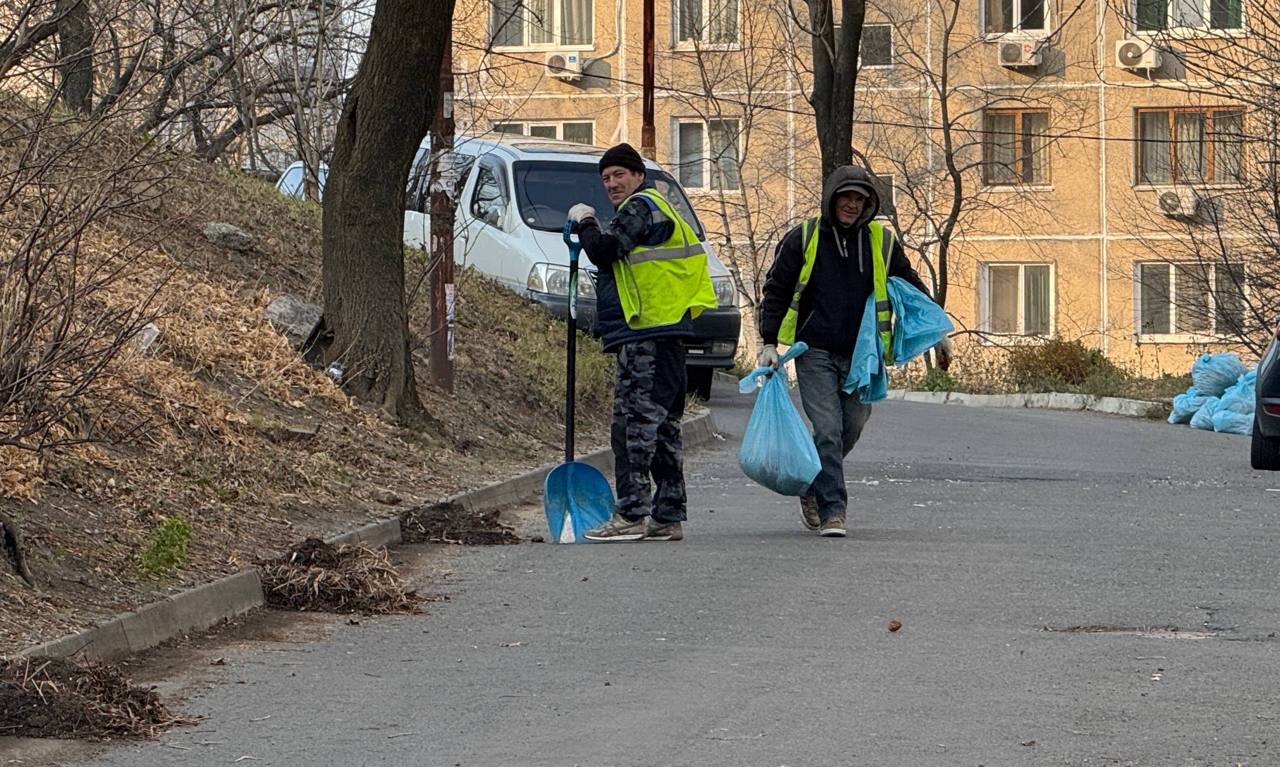 Сегодня во Владивостоке: промывка ливнёвок, установка дорожных знаков, демонтаж объектов, дорожные и санитарные работы Сегодня во Владивостоке: промывка ливнёвок, установка дорожных знаков, демонтаж объектов, дорожные и санитарные работы