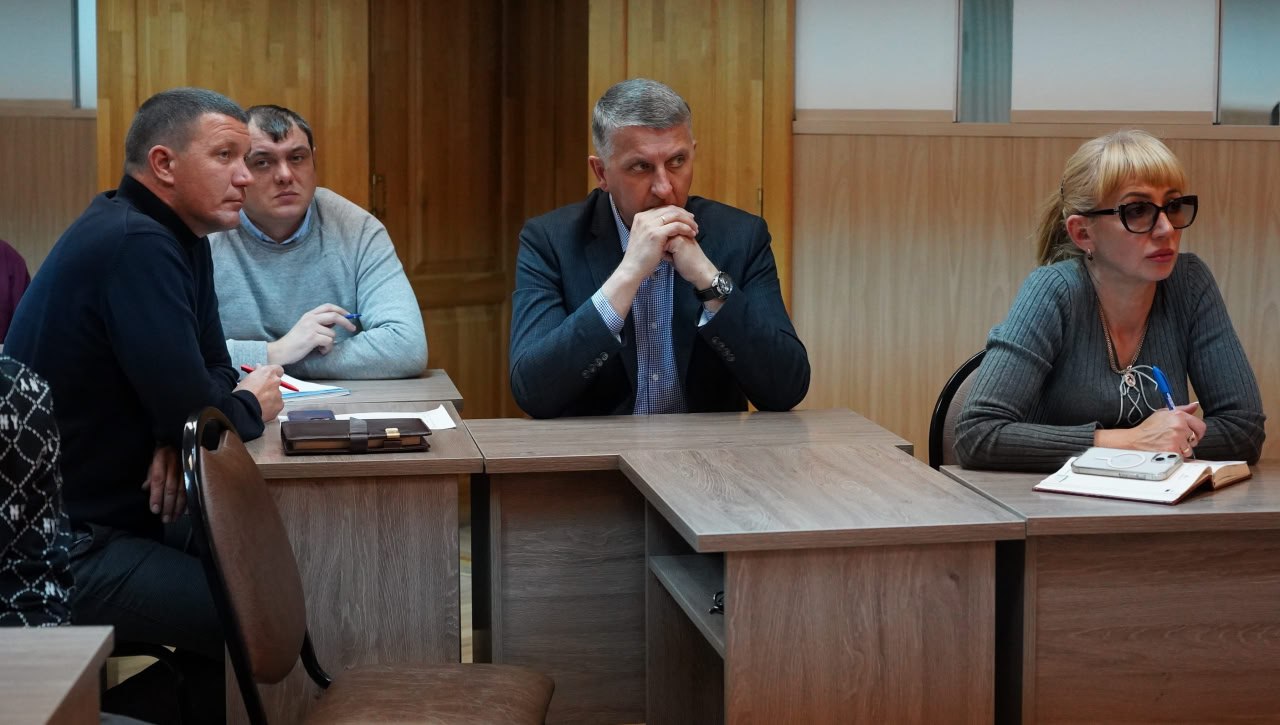 Евгений Корж: Полтора месяца назад ресурсоснабжающие организации округа начали работу с семьями погибших военнослужащих, которые были многодетными отцами Евгений Корж: Полтора месяца назад ресурсоснабжающие организации округа начали работу с семьями погибших военнослужащих, которые были многодетными отцами