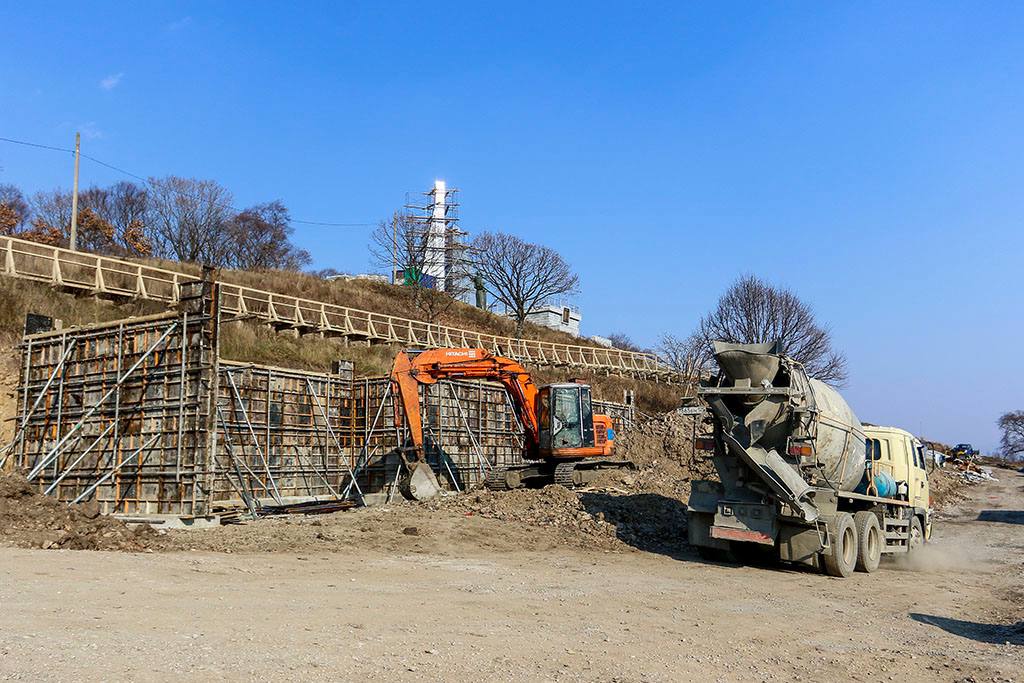 Общественные наблюдатели контролируют ход работ на мемориальных комплексах и в новом сквере Находки Общественные наблюдатели контролируют ход работ на мемориальных комплексах и в новом сквере Находки