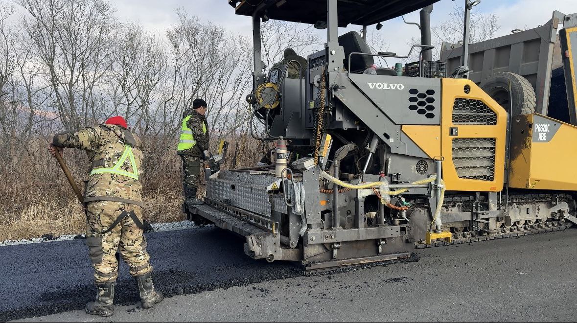 В Приморье завершается ремонт семи километров подъездной дороги к селу Безверхово в Хасанском округе