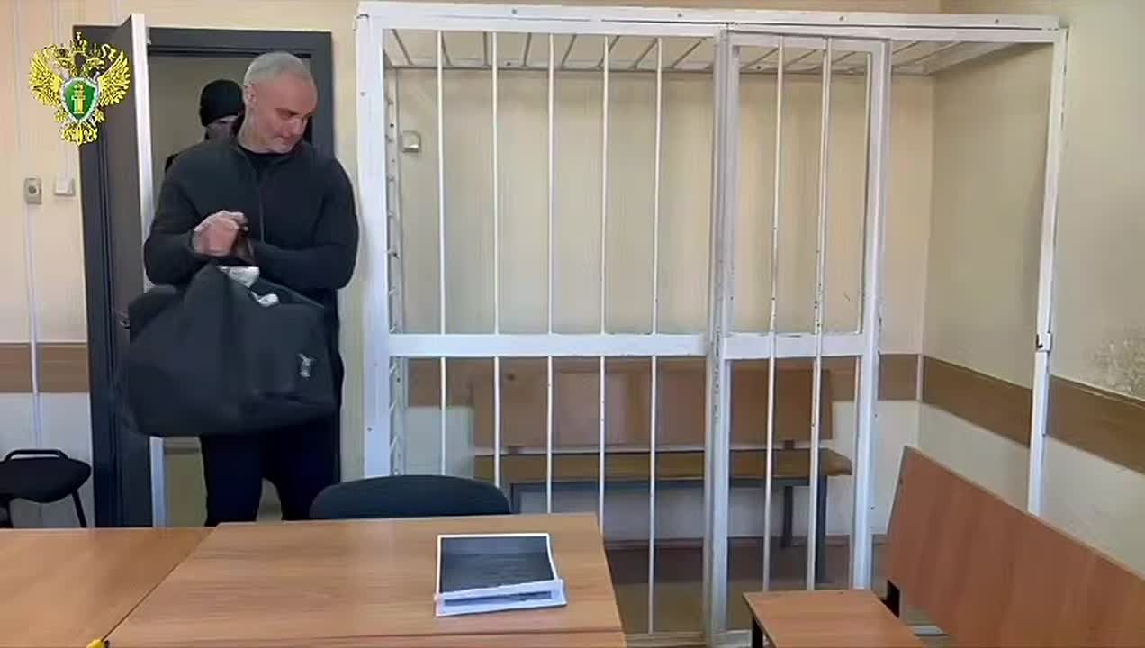 Парламентарий Артавазд Оганесян заключен под стражу на 2 месяца за попытку продажи 50 кг ртути