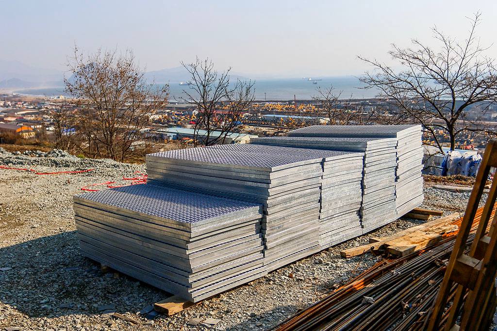 Общественные наблюдатели контролируют ход работ на мемориальных комплексах и в новом сквере Находки Общественные наблюдатели контролируют ход работ на мемориальных комплексах и в новом сквере Находки