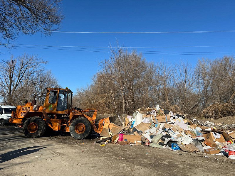 Порядка 430 тонн мусора вывезли с муниципальных площадок ТКО с начала ноября Порядка 430 тонн мусора вывезли с муниципальных площадок ТКО с начала ноября