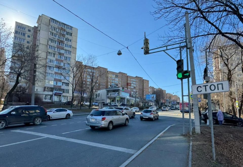 Светофору на «Некрасовской» добавили 20 секунд для проезда по Океанскому проспекту