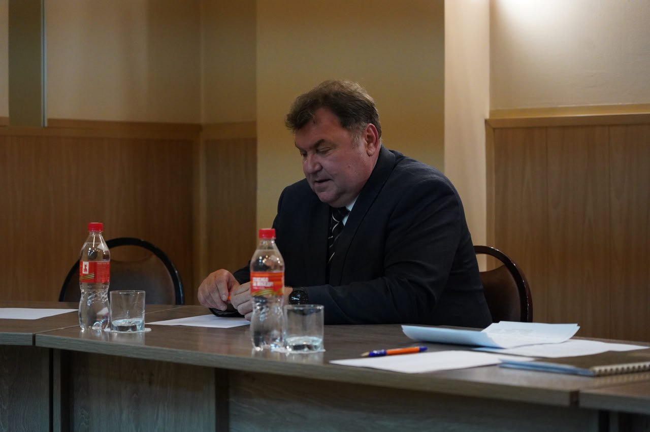 Евгений Корж: Полтора месяца назад ресурсоснабжающие организации округа начали работу с семьями погибших военнослужащих, которые были многодетными отцами Евгений Корж: Полтора месяца назад ресурсоснабжающие организации округа начали работу с семьями погибших военнослужащих, которые были многодетными отцами