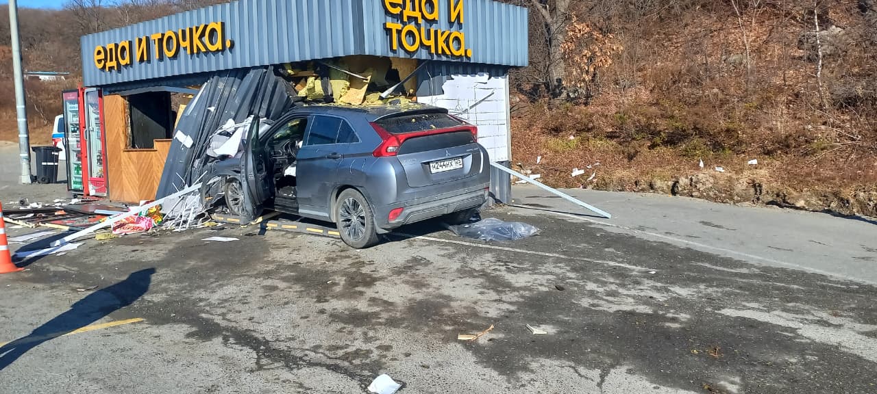 Госавтоинспекция работает на месте смертельного ДТП во Владивостоке Госавтоинспекция работает на месте смертельного ДТП во Владивостоке