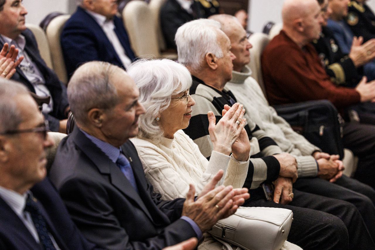 Константин Шестаков: Сегодня чествуем Владивостокское морское собрание Константин Шестаков: Сегодня чествуем Владивостокское морское собрание