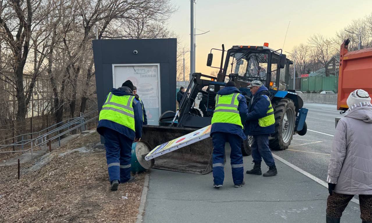 Сегодня во Владивостоке: промывка ливнёвок, установка лееров, дорожные и санитарные работы Сегодня во Владивостоке: промывка ливнёвок, установка лееров, дорожные и санитарные работы