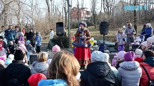 Квесты, конкурс костюмов и танцевальный флешмоб: в середине ноября в Нагорном парке отметили День рождения Деда Мороза