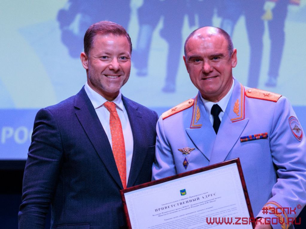 Председатель #ЗСПК Антон Волошко поздравил преподавателей и курсантов ДВЮИ с 55-летием