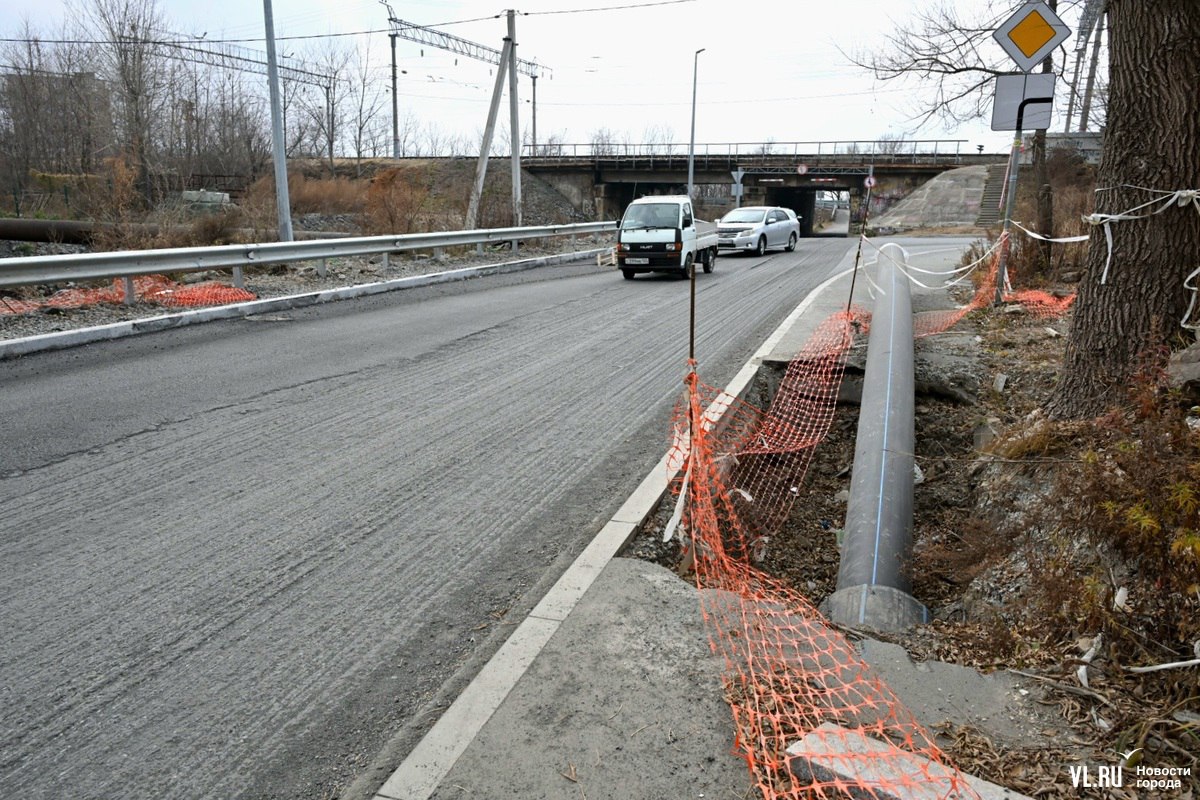 Проезд на двустороннюю Бородинскую восстановили, а на Волжскую ещё не вернули асфальт Проезд на двустороннюю Бородинскую восстановили, а на Волжскую ещё не вернули асфальт