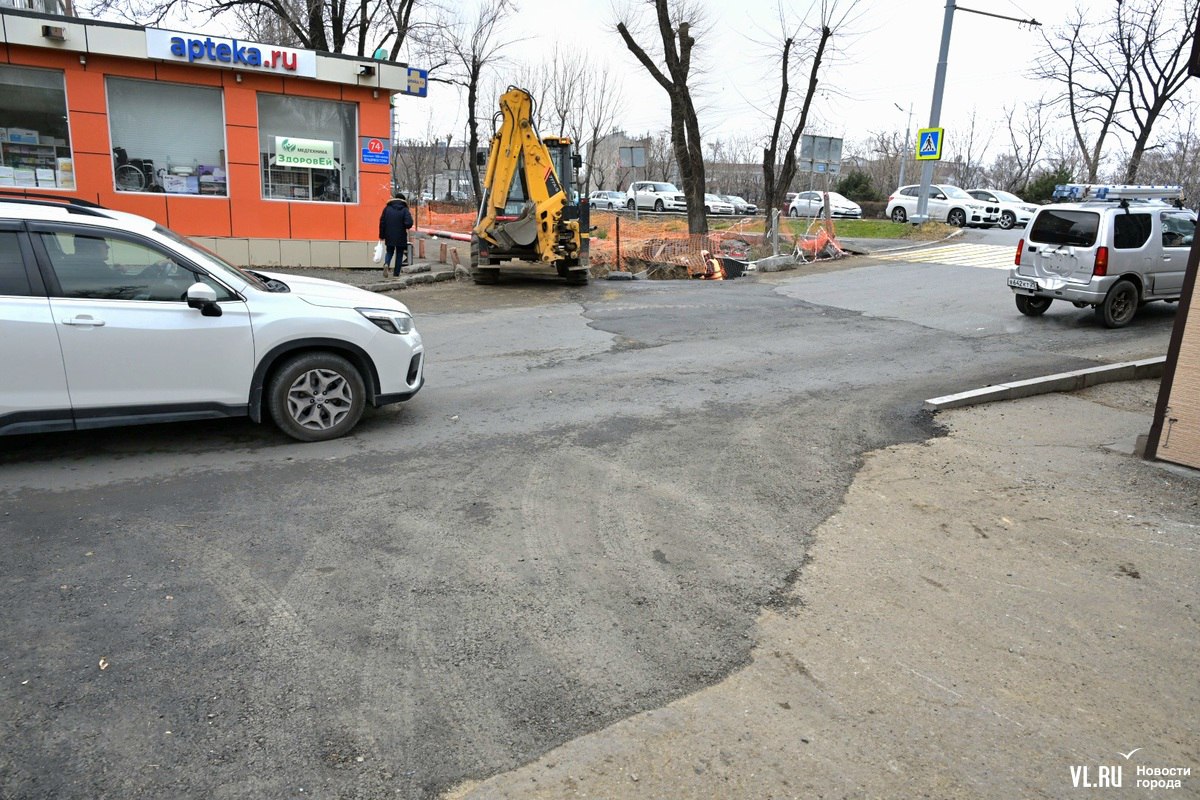 Проезд на двустороннюю Бородинскую восстановили, а на Волжскую ещё не вернули асфальт Проезд на двустороннюю Бородинскую восстановили, а на Волжскую ещё не вернули асфальт