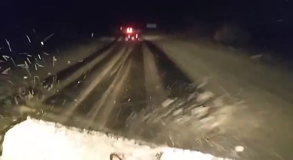 Очистку проезжей части от снега ведут специалисты филиала «Никольский»