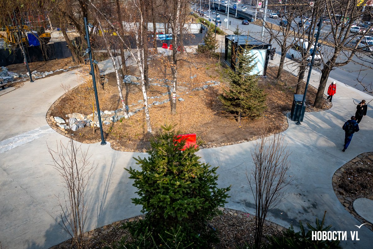 На Второй Речке появился новый сквер около автобусной остановки «Парк Победы» На Второй Речке появился новый сквер около автобусной остановки «Парк Победы»