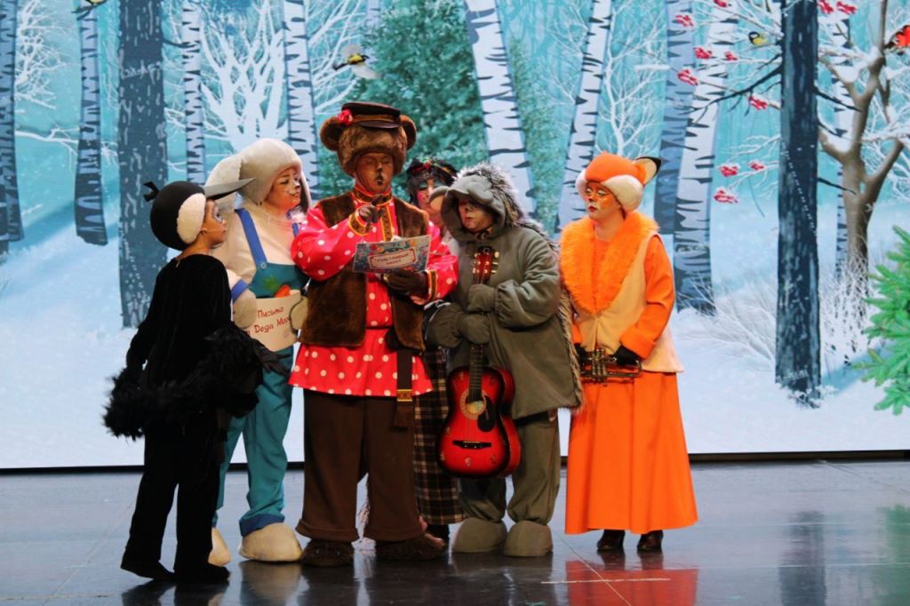 Празднование дня рождения Деда Мороза прошло в Доме культуры поселка Врангель Празднование дня рождения Деда Мороза прошло в Доме культуры поселка Врангель