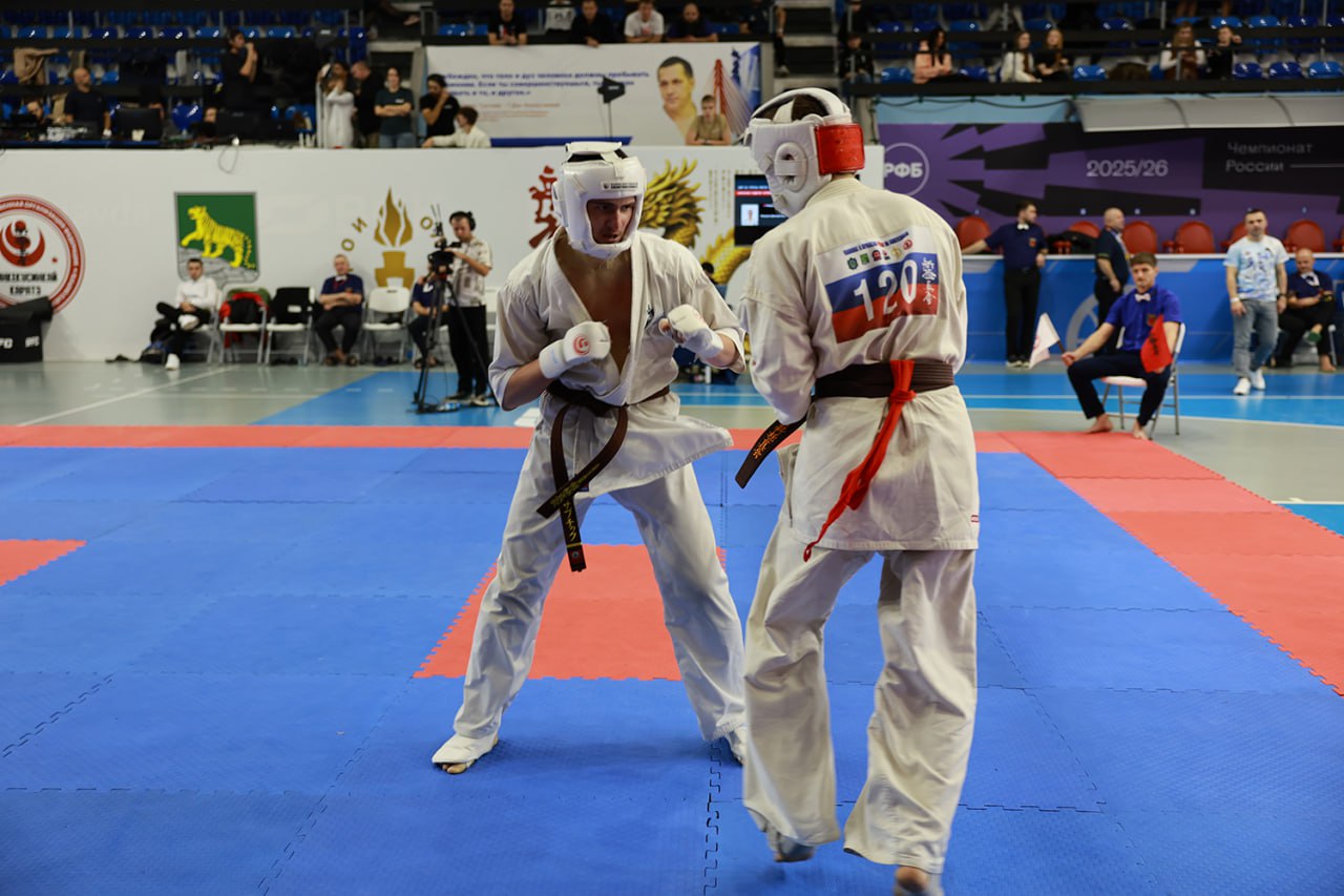 Чемпионат и первенство России по киокусинкай прошли 16 ноября во Владивостоке и собрали в спорткомплексе «Олимпиец» более 260 спортсменов из 26 регионов страны Чемпионат и первенство России по киокусинкай прошли 16 ноября во Владивостоке и собрали в спорткомплексе «Олимпиец» более 260 спортсменов из 26 регионов страны