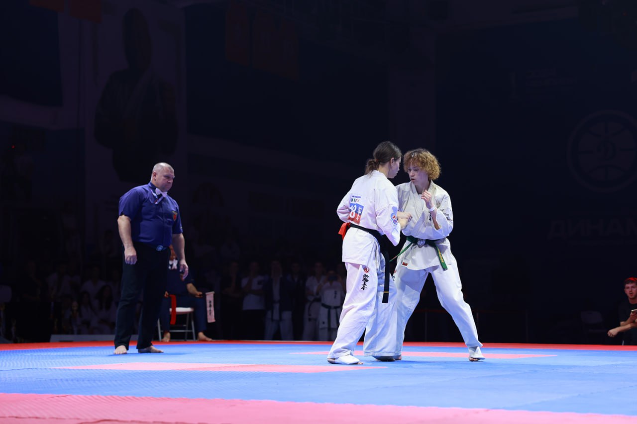 Чемпионат и первенство России по киокусинкай прошли 16 ноября во Владивостоке и собрали в спорткомплексе «Олимпиец» более 260 спортсменов из 26 регионов страны Чемпионат и первенство России по киокусинкай прошли 16 ноября во Владивостоке и собрали в спорткомплексе «Олимпиец» более 260 спортсменов из 26 регионов страны