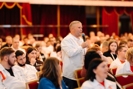 Находкинец вошел в число 400 лучших наставников страны по патриотическому воспитанию