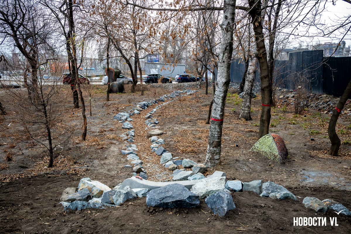 На Второй Речке появился новый сквер около автобусной остановки «Парк Победы» На Второй Речке появился новый сквер около автобусной остановки «Парк Победы»