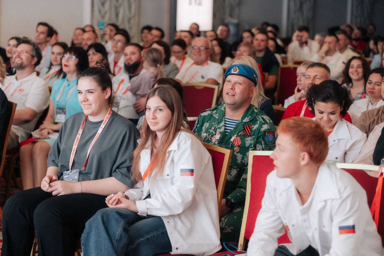 Находкинец вошел в число 400 лучших наставников страны по патриотическому воспитанию Находкинец вошел в число 400 лучших наставников страны по патриотическому воспитанию