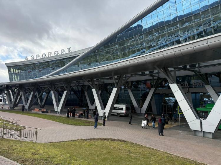 Рейс из Южно-Сахалинска во Владивосток, который должен был отправиться 15 ноября в 19:15 по сахалинскому времени, не смог вылететь из-за технических причин