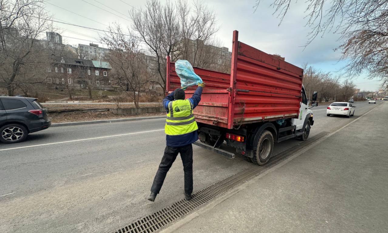 Сегодня во Владивостоке: промывка ливнёвок, демонтаж, дорожные и санитарные работы Сегодня во Владивостоке: промывка ливнёвок, демонтаж, дорожные и санитарные работы