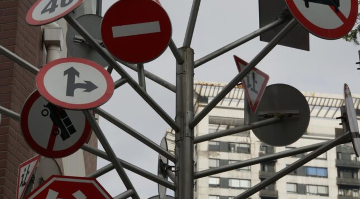 Только опытный водитель знает, что означают эти редкие дорожные знаки